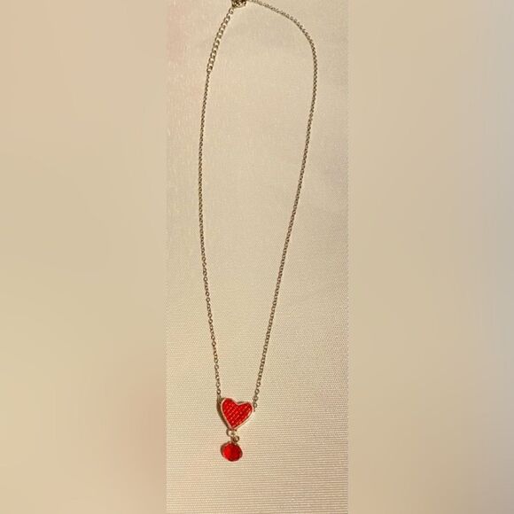 🎁heart shaped Swarovski Crystal Ruby red necklace pendant 💥 - Picture 6 of 7